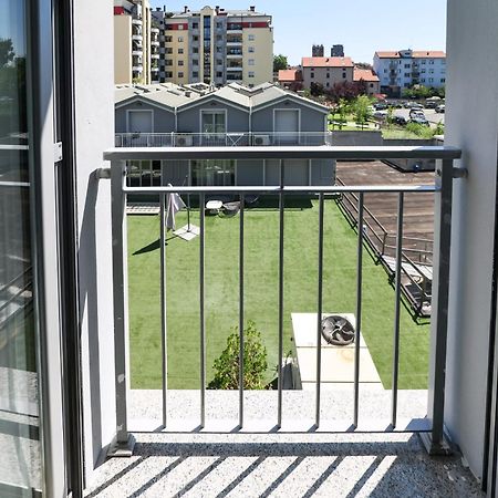Primopiano - Bonomi Appartement Milaan Buitenkant foto