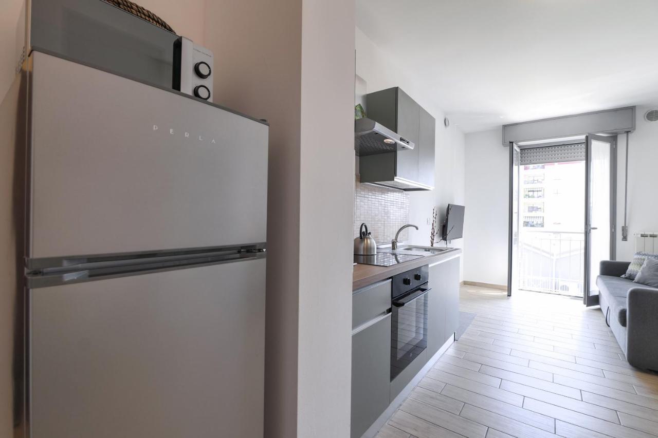 Primopiano - Bonomi Appartement Milaan Buitenkant foto